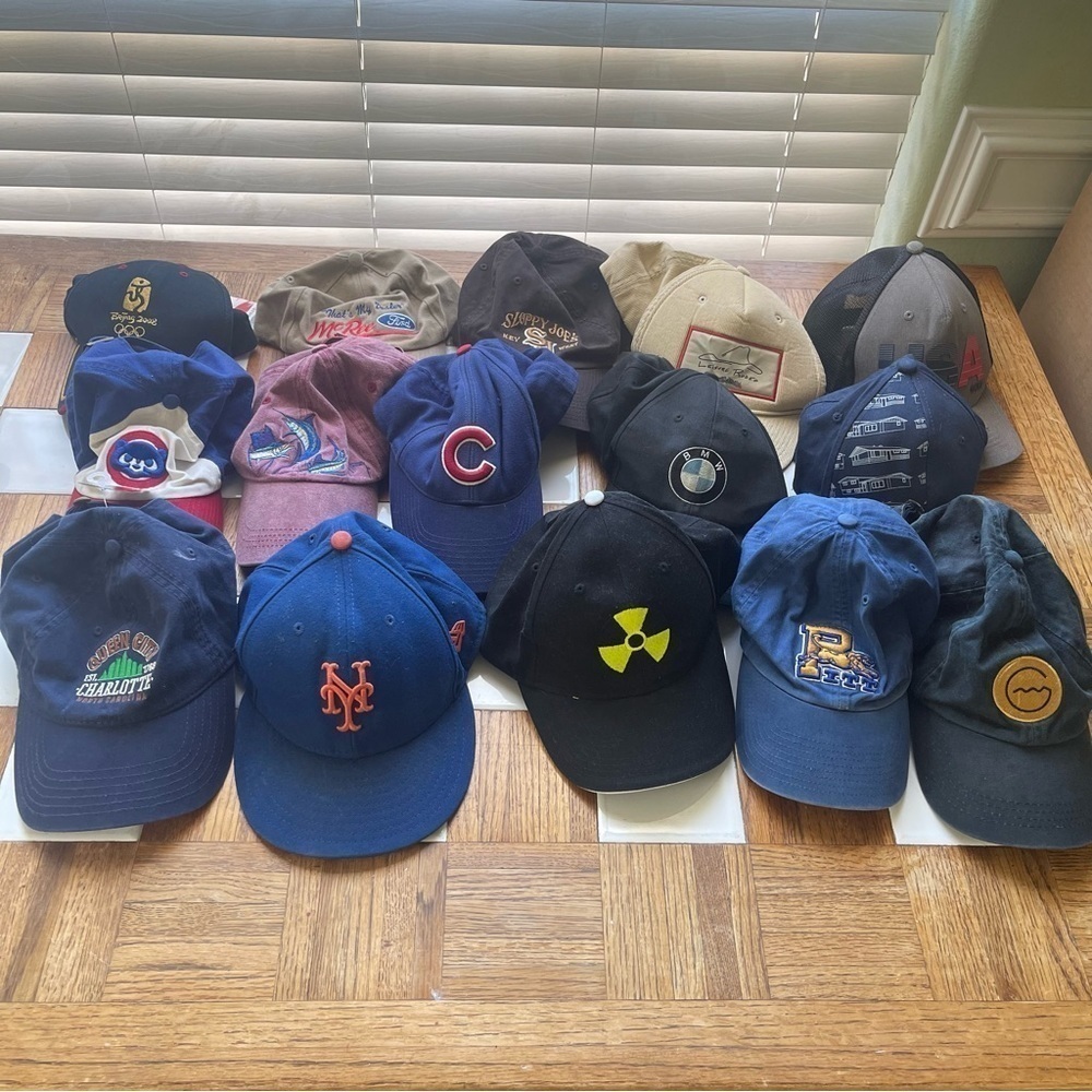 Random Men’s Hat Lot‎